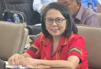 Lili adoe