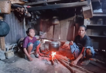 cinta dan neneknya