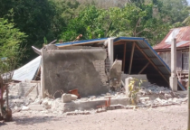 rumah roboh