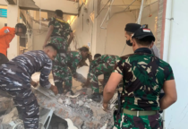 TNI evakuasi korban