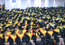 wisuda undana-3